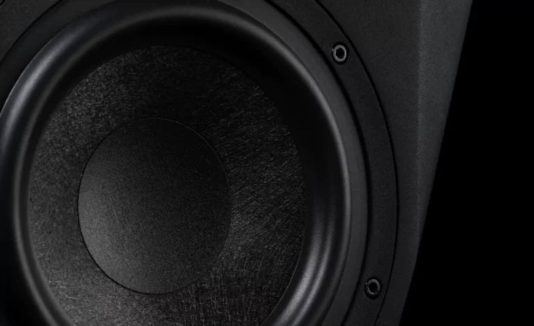 ADAM Audio A77H:非凡音质的强大后盾:功放、扬声单元和箱体设计 ADAM Audio A77H:非凡音质的强大后盾:功放、扬声单元和箱体设计