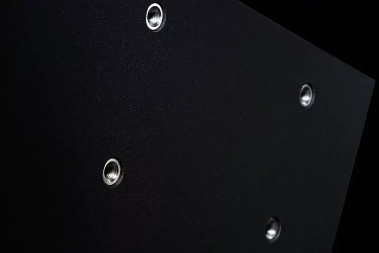 ADAM Audio A77H:非凡音质的强大后盾:功放、扬声单元和箱体设计 ADAM Audio A77H:非凡音质的强大后盾:功放、扬声单元和箱体设计