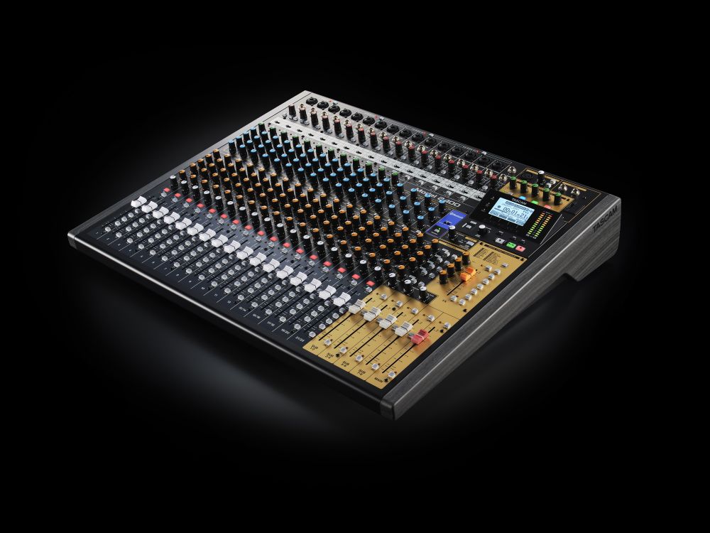 TASCAM Model 2400 调音台 TASCAM Model 2400 调音台