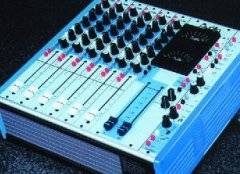 英国AUDIO AD147 2进4出背包式调音台